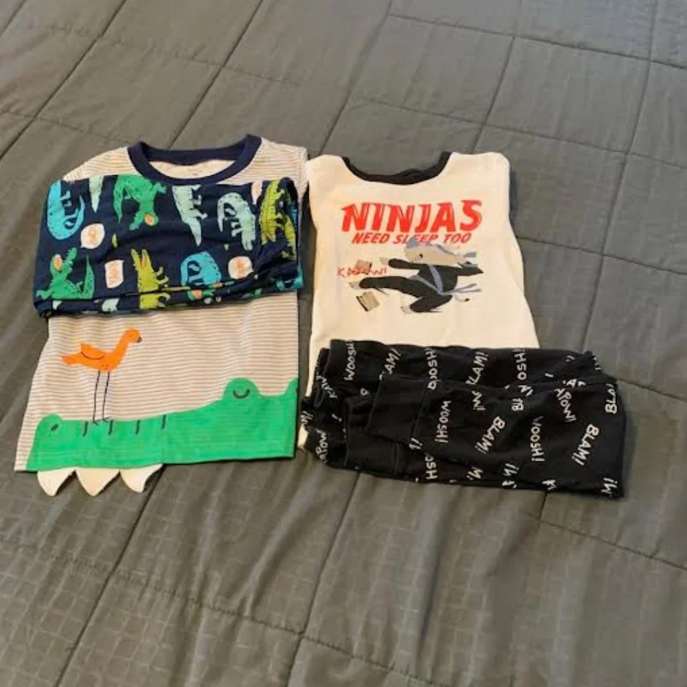 Carters 5t Two sets of pajamas